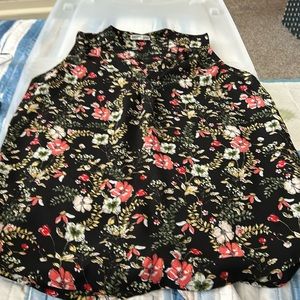 Pleione sleeves top size medium